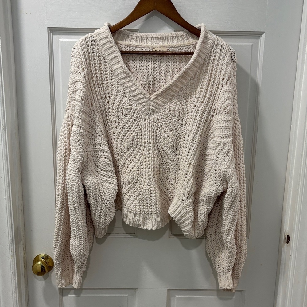 POL Boxy Cable Knit Cropped Chenille Sweater Size Medium Ivory Cabincore Cozy